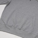 大きめのカンガルーポケット、裾口はリブ仕様