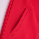 手の出し入れがしやすいサイドポケット付です