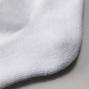 足底はクッション性のある厚めのパイル生地を採用、抗菌・防臭加工糸を使用