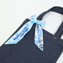 サテン生地がおしゃれなリボンスカーフ