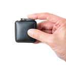 真ん中に収納ボタンがあります